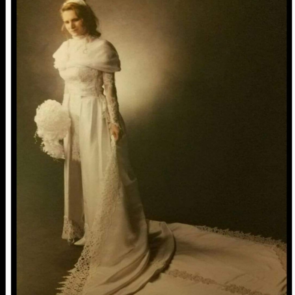 One of a kind Wedding Dress 3 peices